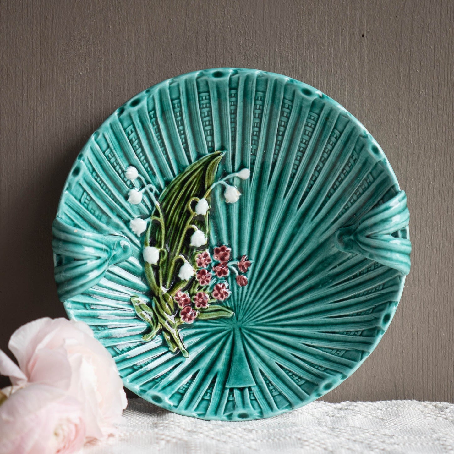 Antique Art Nouveau Green Majolica Bowl - SMF Schramberg - 1920s - The Vintage Tales