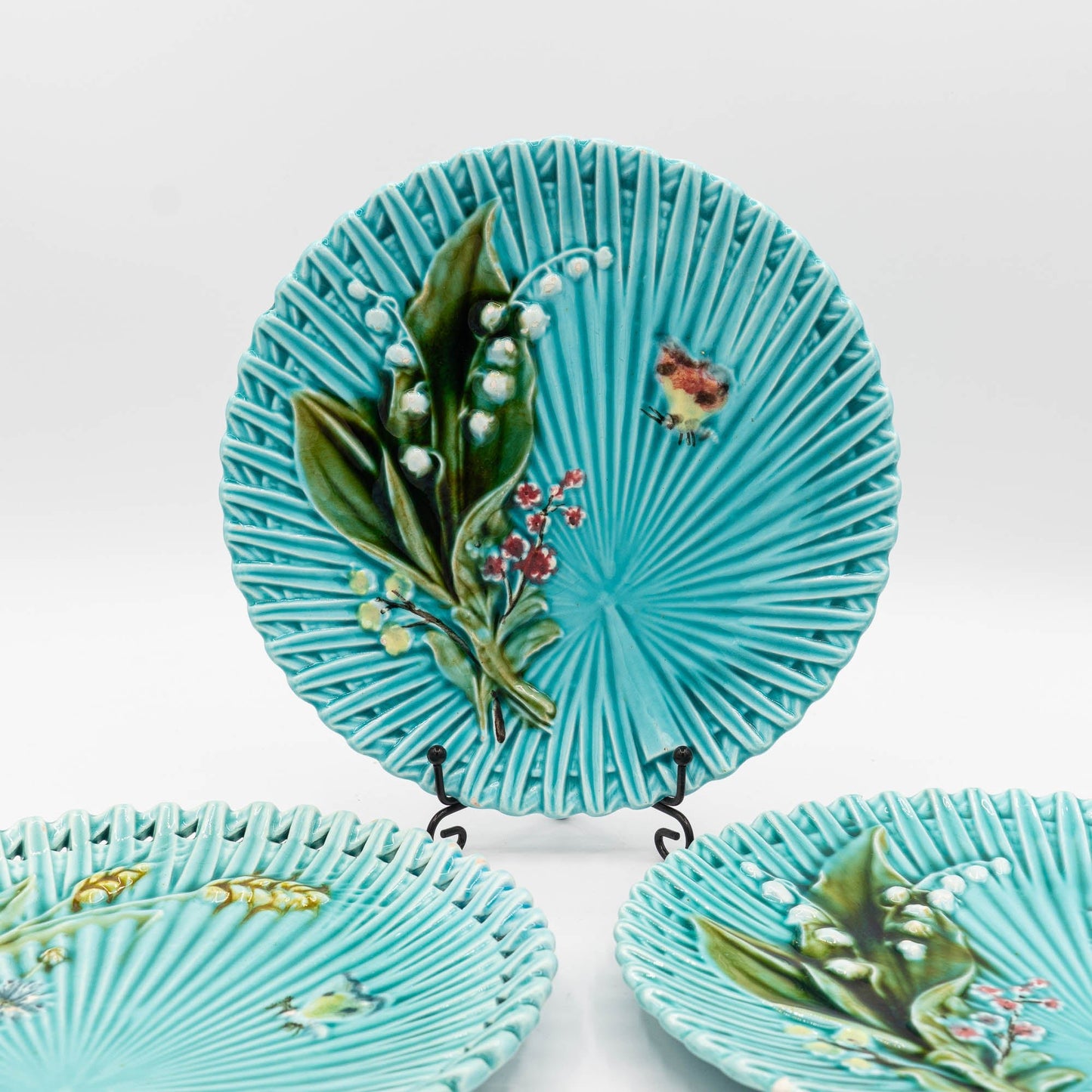 Antique Art Nouveau Light Green Majolica "Lilly of the Valley" Plates - SMF Schramberg - Set of 3 - 1920s - The Vintage Tales