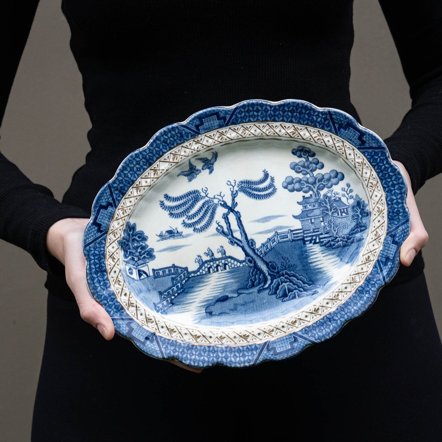 Antique "Real Old Willow" Scalloped Serving Plate - A8025 - Booths - c1900s - Serving Plate - The Vintage Tales