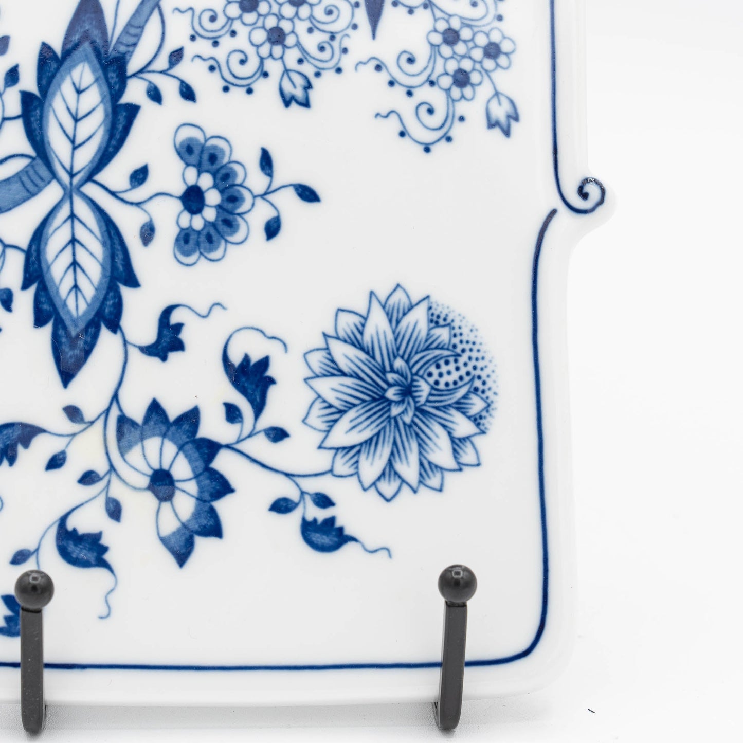 Breakfast Board - Blue Onion / Zwiebelmuster - Hutschenreuther Selb - c1950s - Dinner Plate - The Vintage Tales