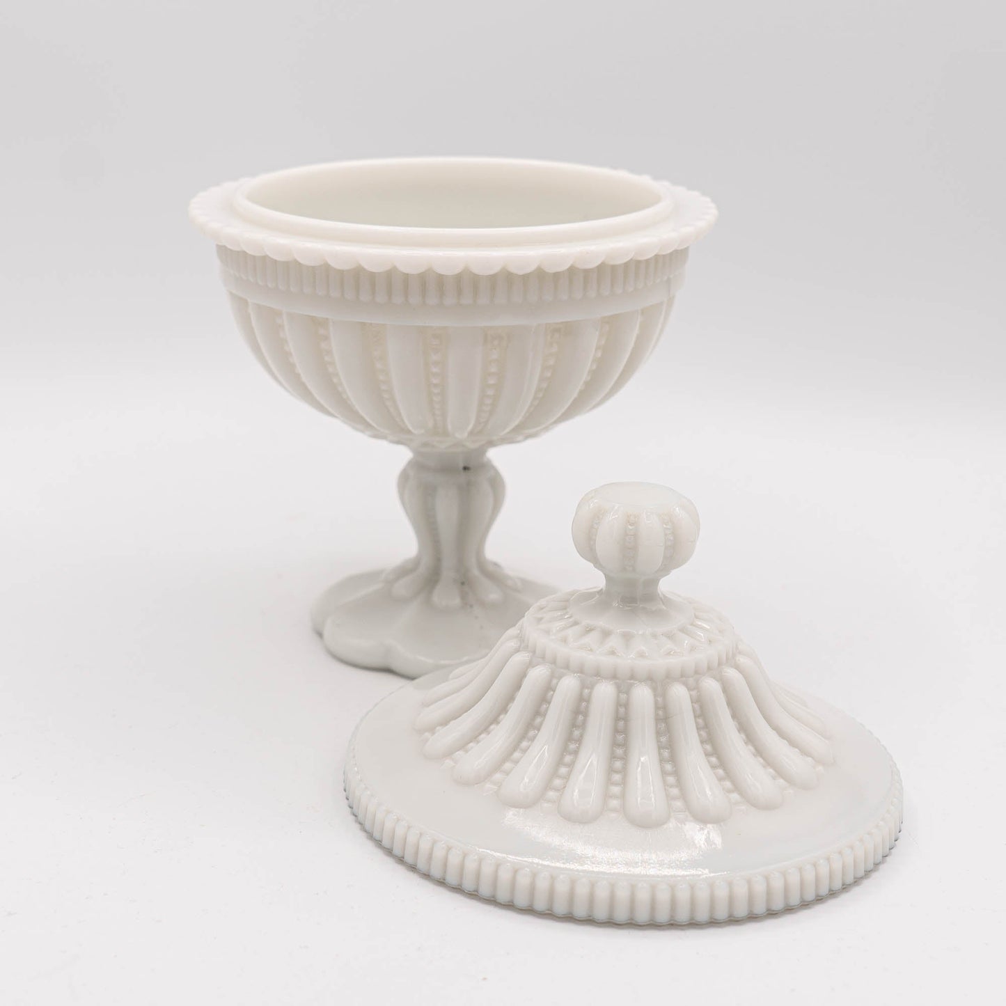 French White Opaline Lidded Candy Bowl - Portieux Vallérysthal - 1930s - The Vintage Tales