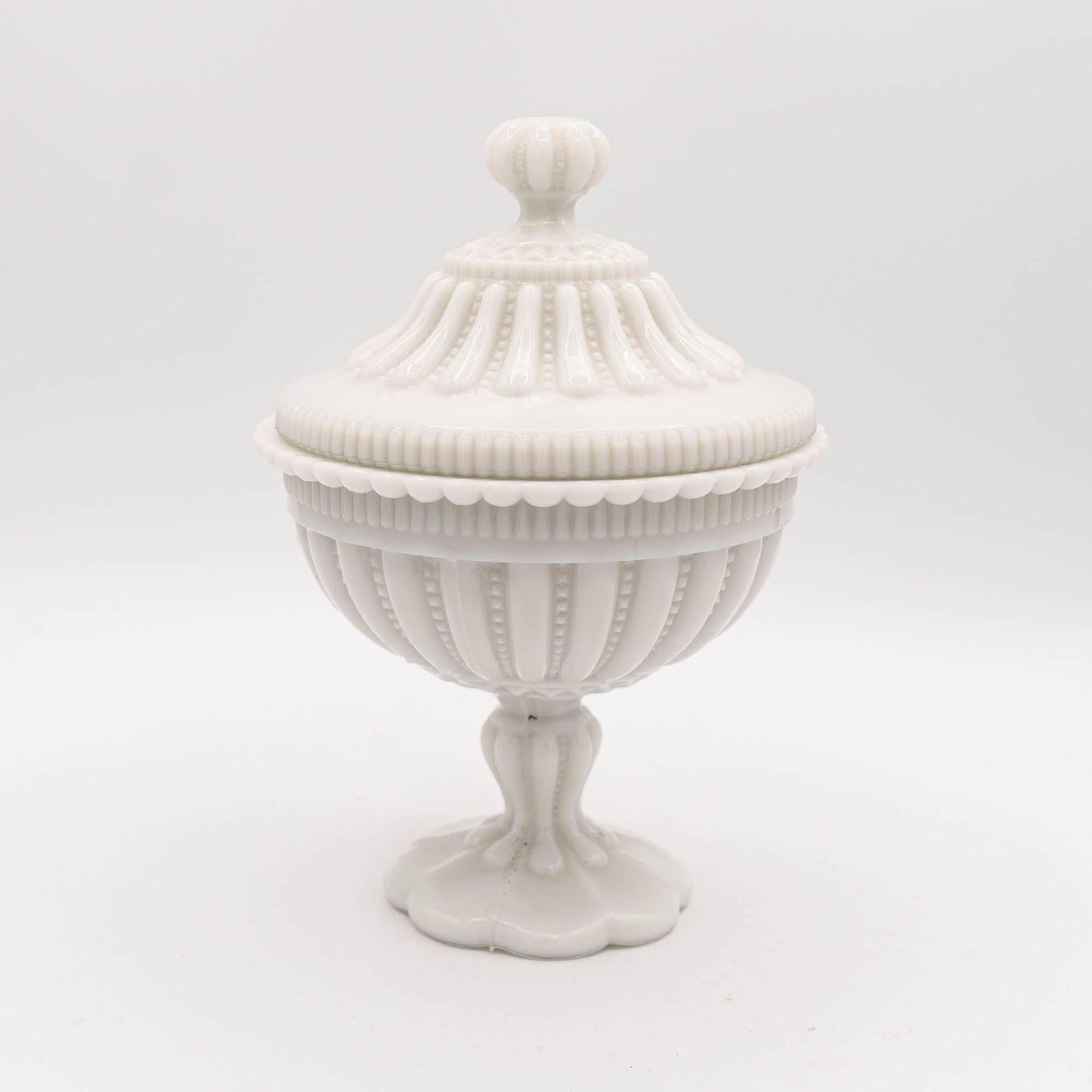 French White Opaline Lidded Candy Bowl - Portieux Vallérysthal - 1930s - The Vintage Tales