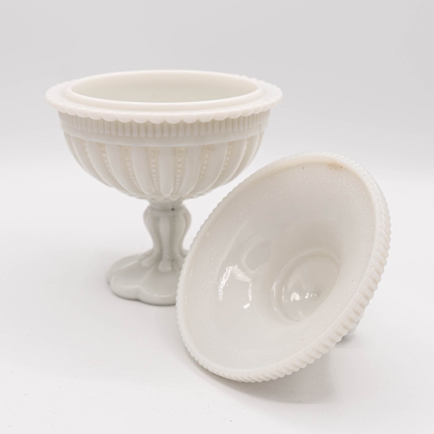 French White Opaline Lidded Candy Bowl - Portieux Vallérysthal - 1930s - The Vintage Tales