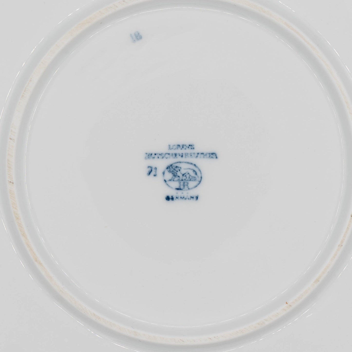 Large Round Cake Plate - Blue Onion / Zwiebelmuster - Hutschenreuther Selb - between 1968 and 1970 - Cake Plate - The Vintage Tales
