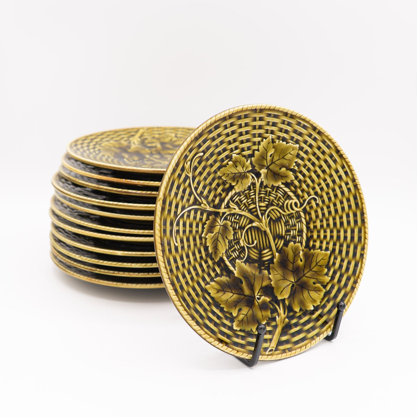 Olive - Green Basketweave & Vine Majolica Plate –Sarreguemines - 1900s - Cake Plate - The Vintage Tales