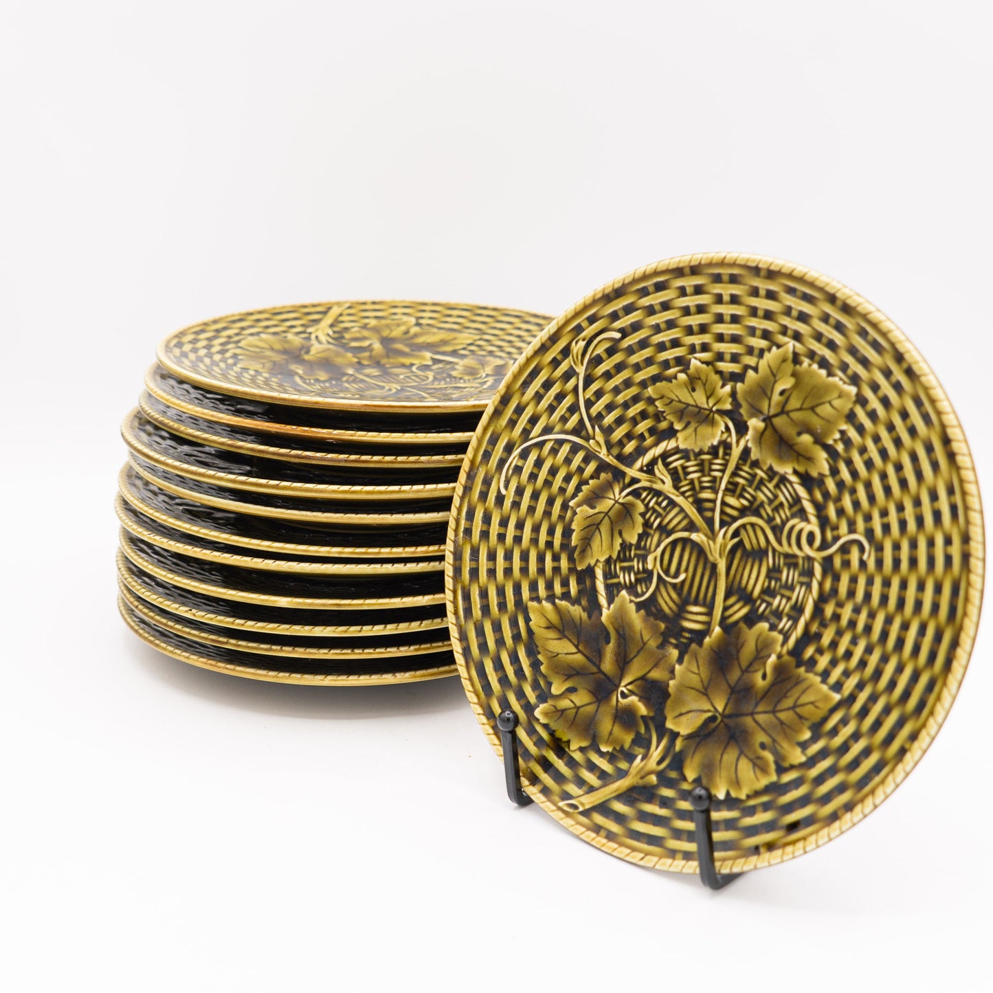 Olive - Green Basketweave & Vine Majolica Plate –Sarreguemines - 1900s - Cake Plate - The Vintage Tales