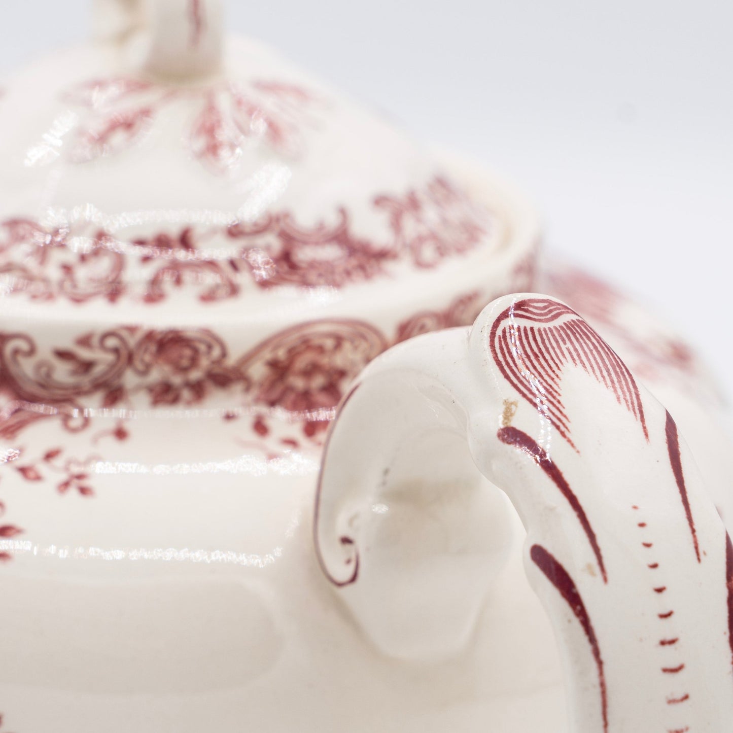 Pink Floral Transferware Tea Pot "Valeria" - Villeroy & Boch - 1920s - Late Victorian / Edwardian revival tradition - Tea Pot - The Vintage Tales