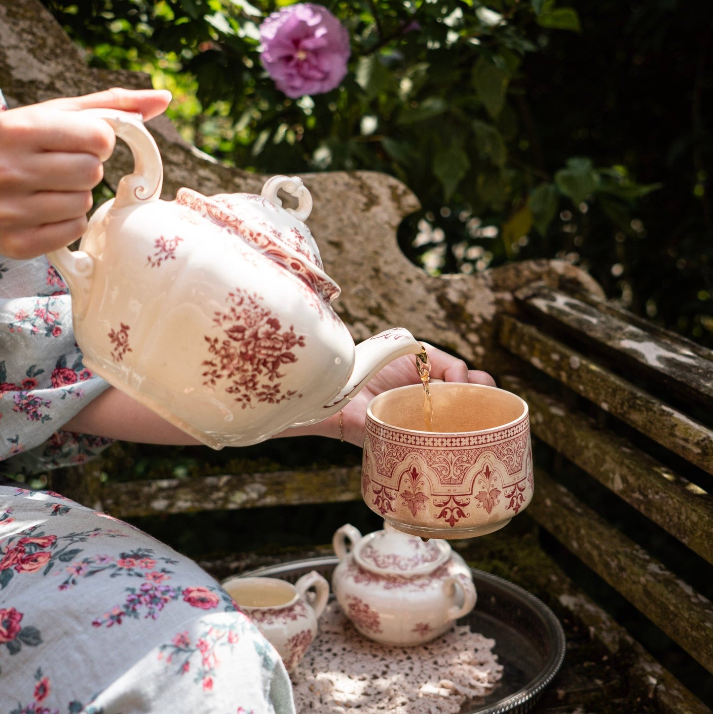 Pink Floral Transferware Tea Pot "Valeria" - Villeroy & Boch - 1920s - Late Victorian / Edwardian revival tradition - Tea Pot - The Vintage Tales