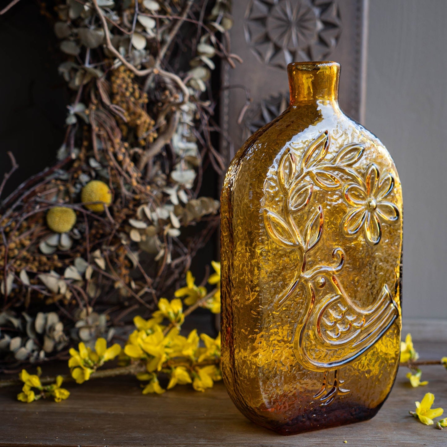 Textured Amber Glass Decanter "Bird of Peace" by Wayne Husted - Stelvia, Empoli - 1960s - The Vintage Tales