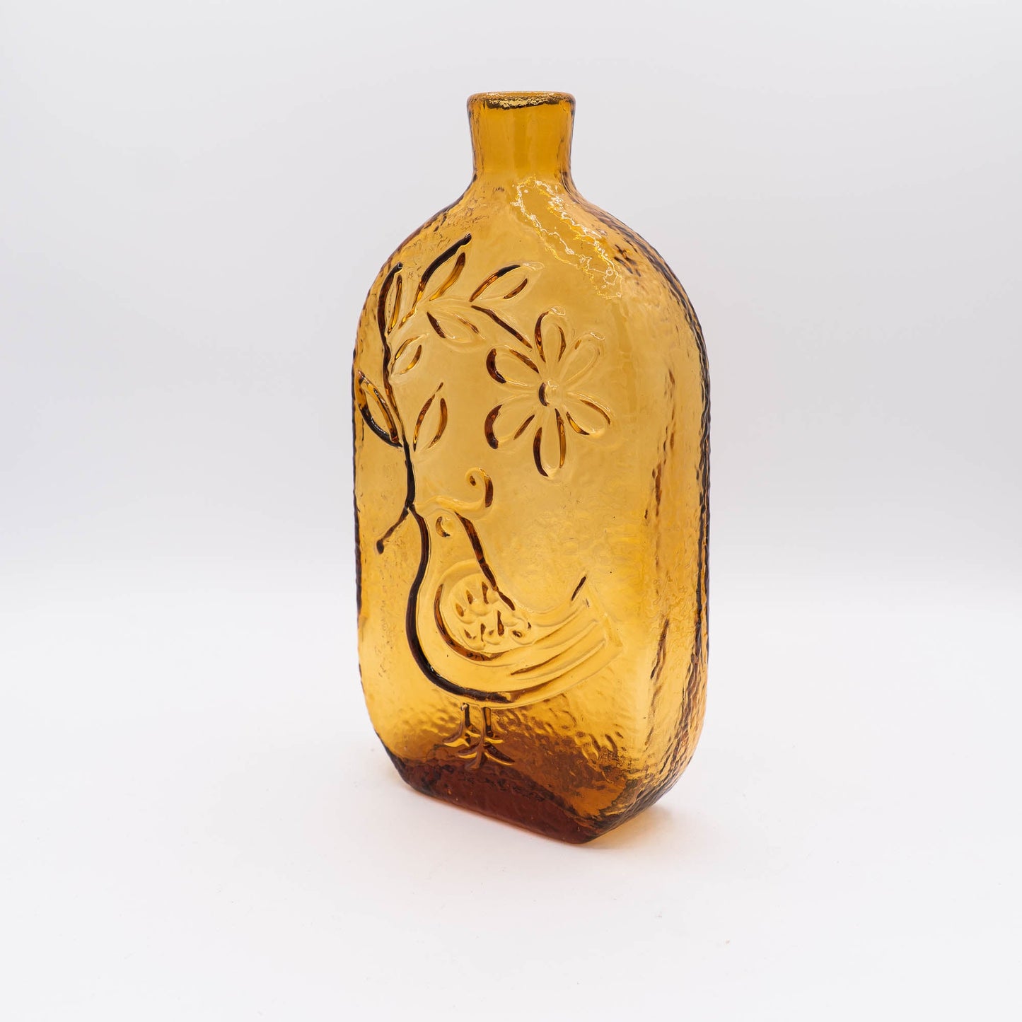 Textured Amber Glass Decanter "Bird of Peace" by Wayne Husted - Stelvia, Empoli - 1960s - The Vintage Tales