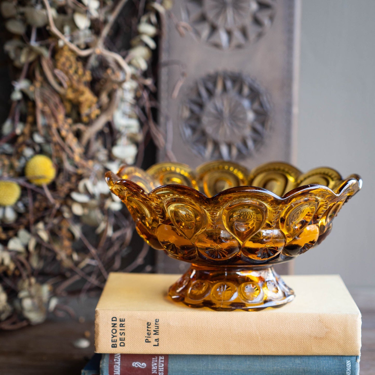 Vintage Amber "Moon & Stars" Footed Bowl - LE Smith - 1970s - The Vintage Tales