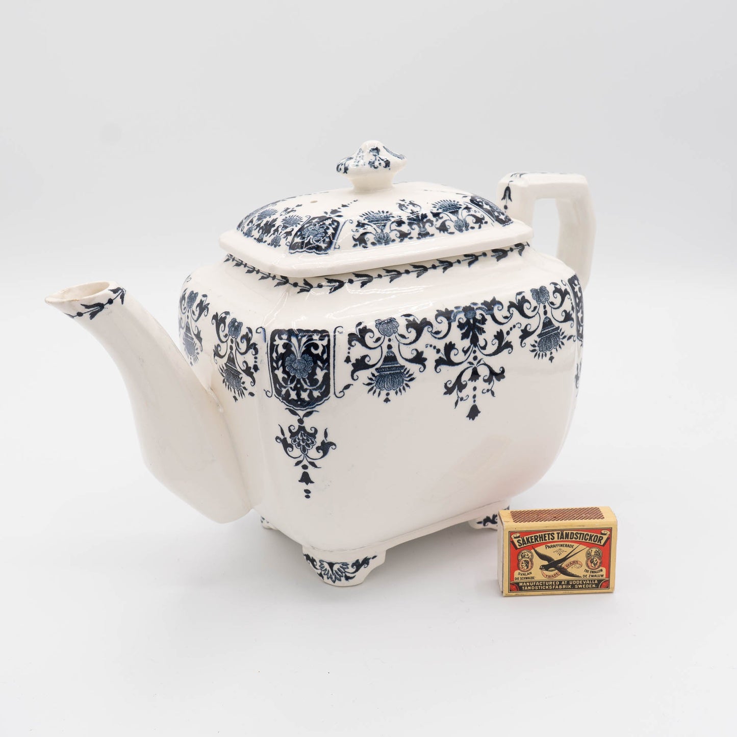 Vintage Blue & White Tea Pot - A 1150 - Gien - c1970s - Tea Pot - The Vintage Tales