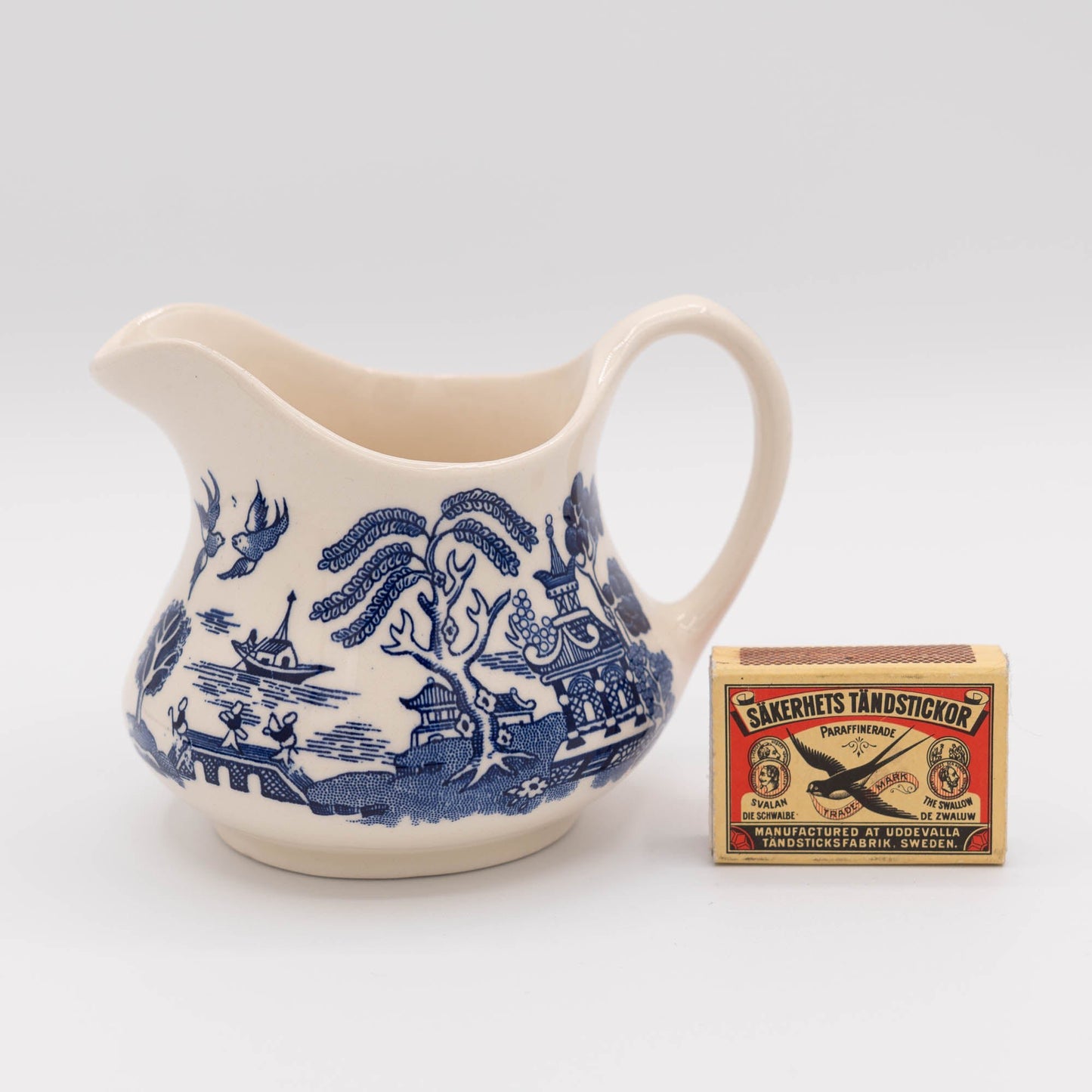 Vintage Old Willow Creamer - English Ironstone Ltd - c1970s - Creamer - The Vintage Tales
