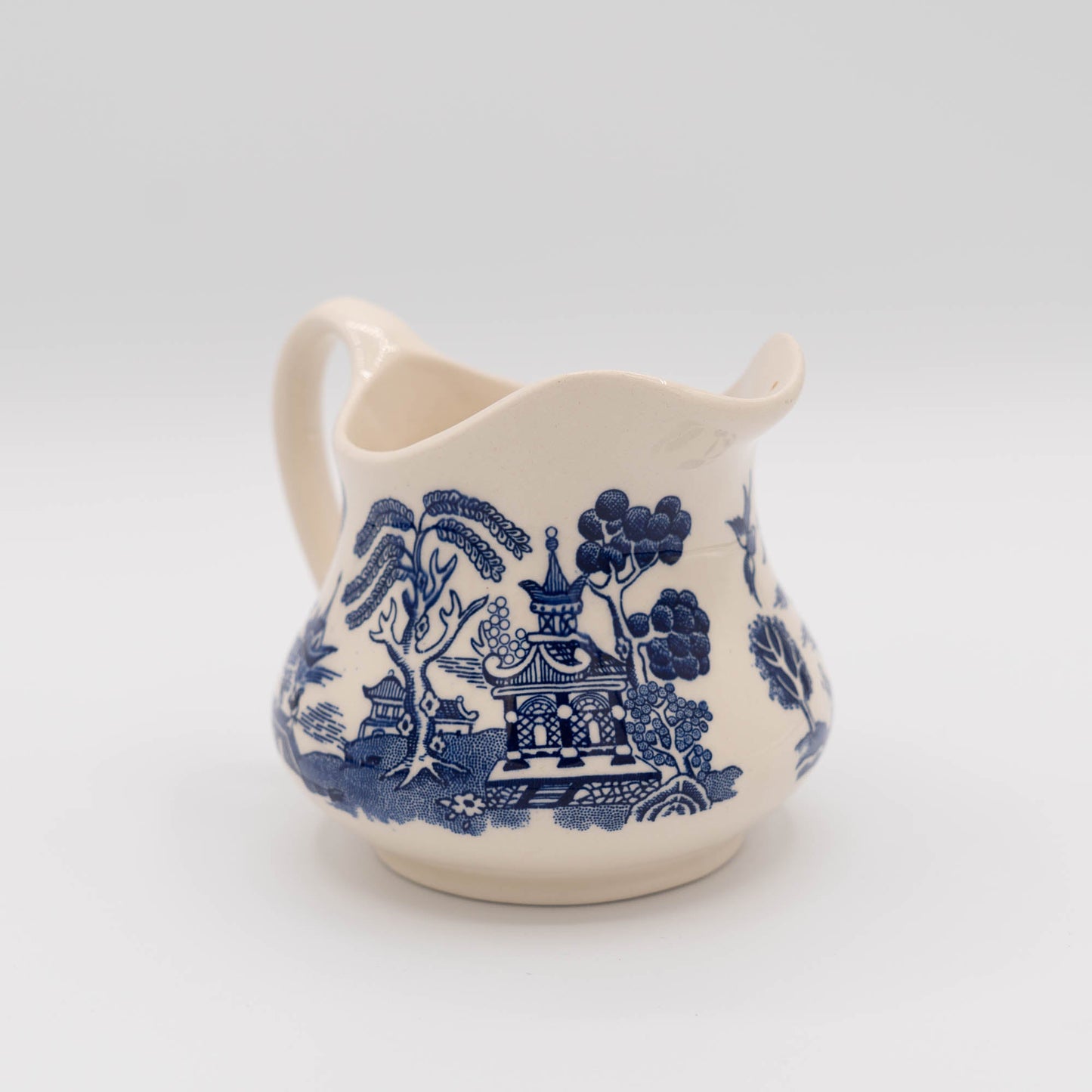 Vintage Old Willow Creamer - English Ironstone Ltd - c1970s - Creamer - The Vintage Tales