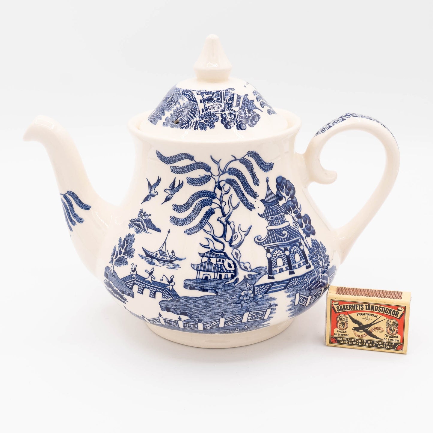 Vintage Old Willow Tea Pot - English Ironstone Ltd - c1970s - Tea Pot - The Vintage Tales