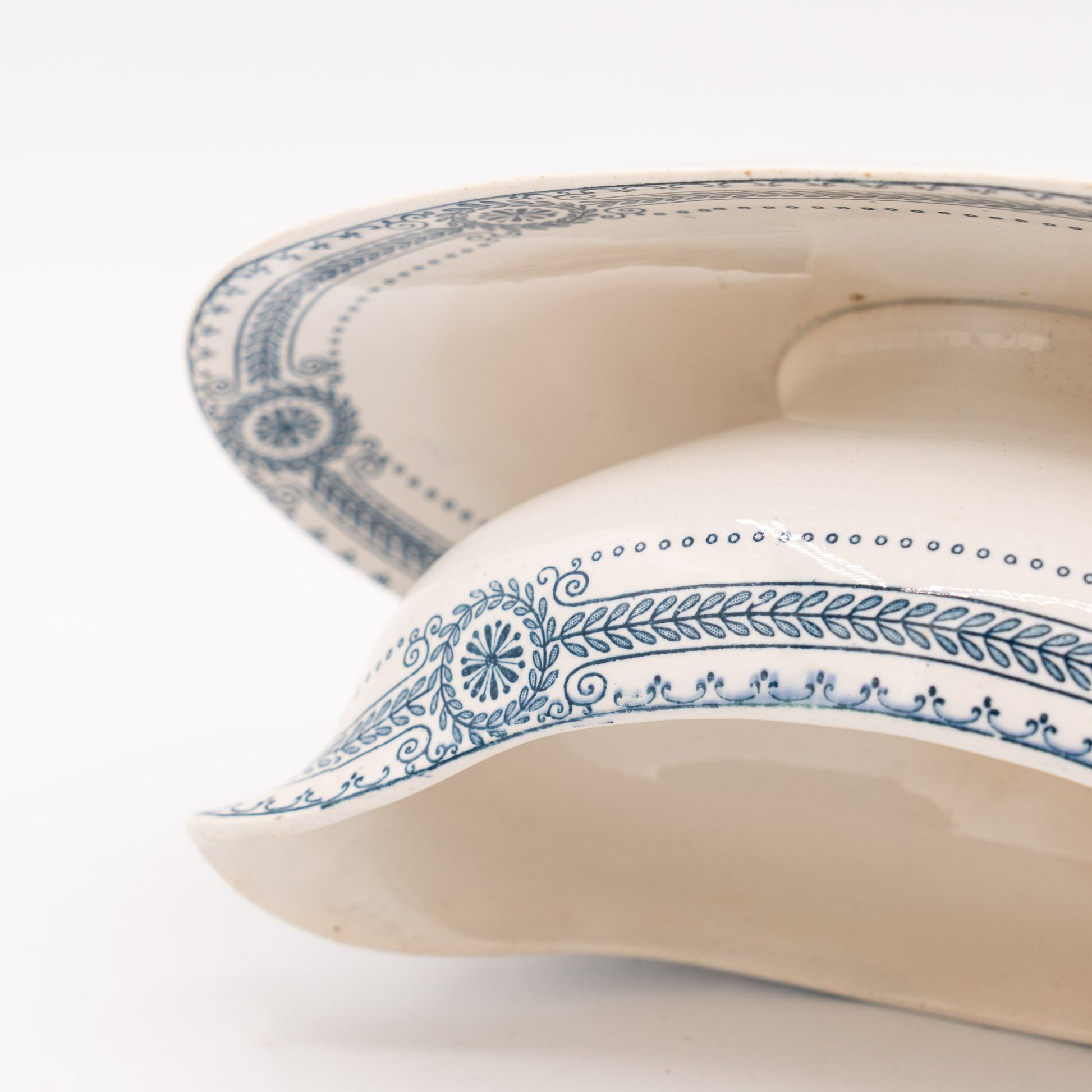 Antique Gravy Boad - "Carina" - Sarreguemines - 1900s - Gravy Boat - The Vintage Tales