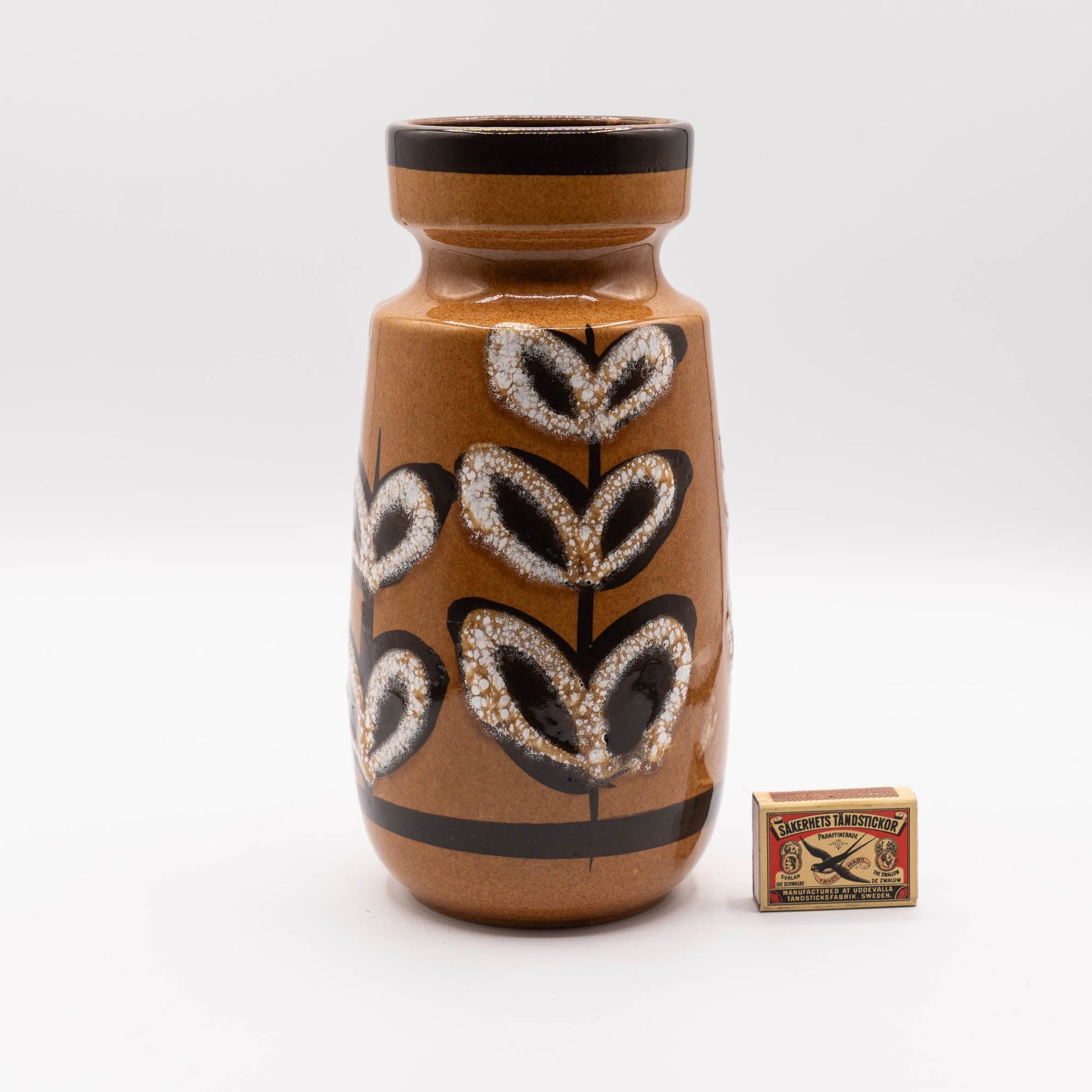 Beautiful Vase in Light Brown with Leave Decor - Form 242 - 22 - Scheurich - c.1970s - Vase - The Vintage Tales