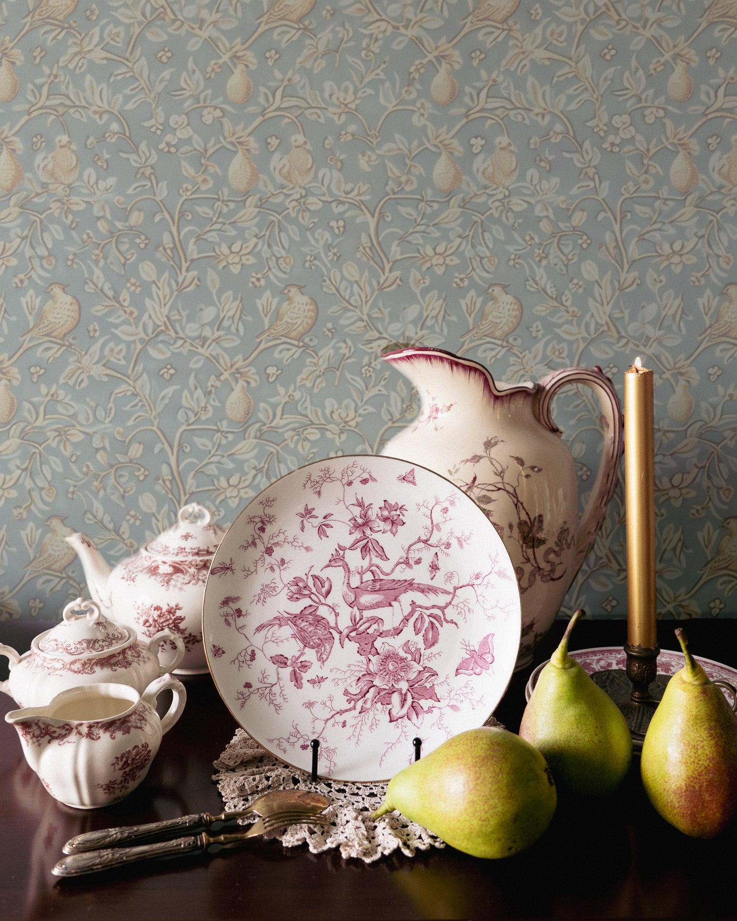 Coalport “Cairo” Plate – Pink Transferware with Gilt Rim – c. 1930–1950 - Cake Plate - The Vintage Tales