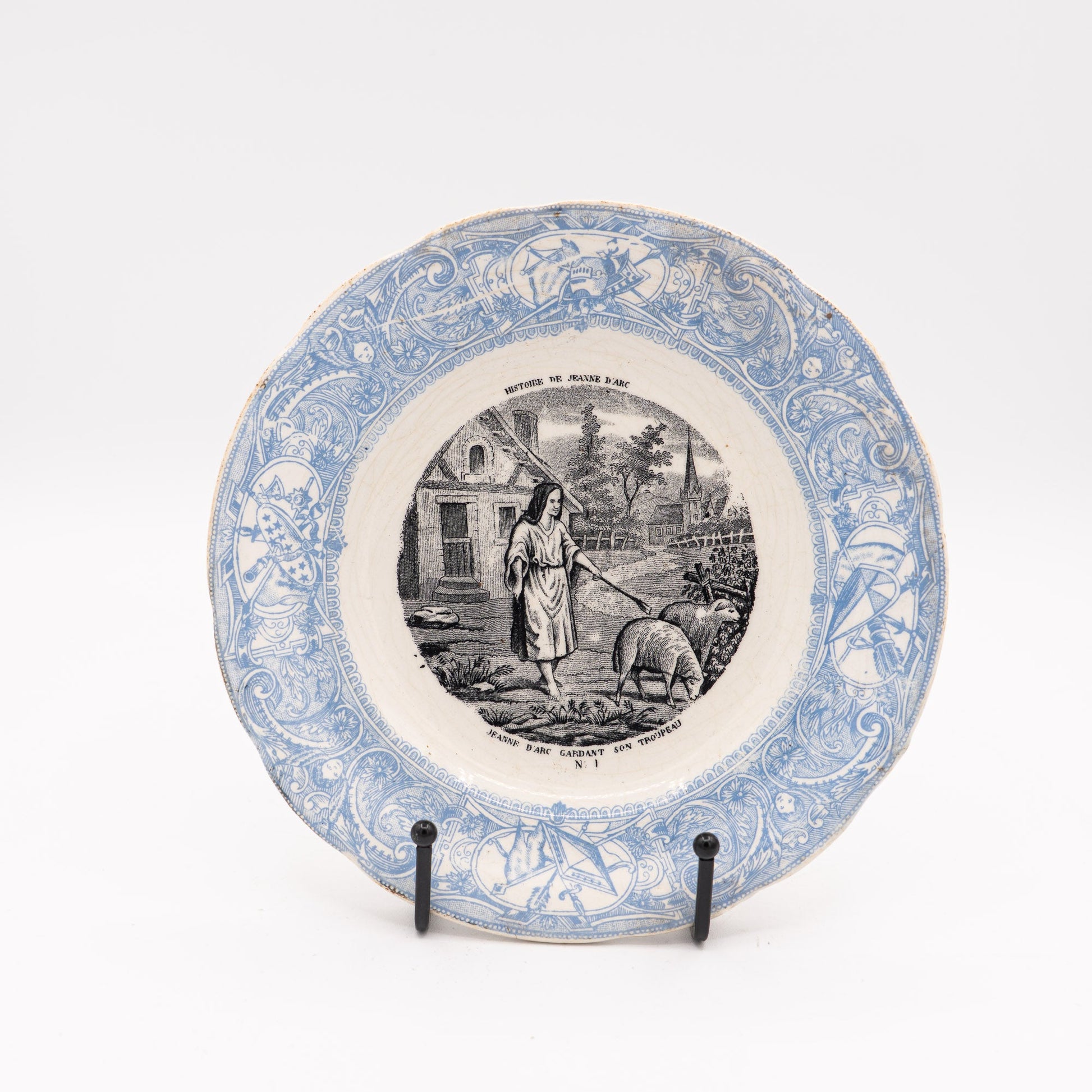 “Histoire de Jeanne d’Arc” - Set of 4 Transferware Plates - Gien - France, c.1880 - Cake Plate - The Vintage Tales