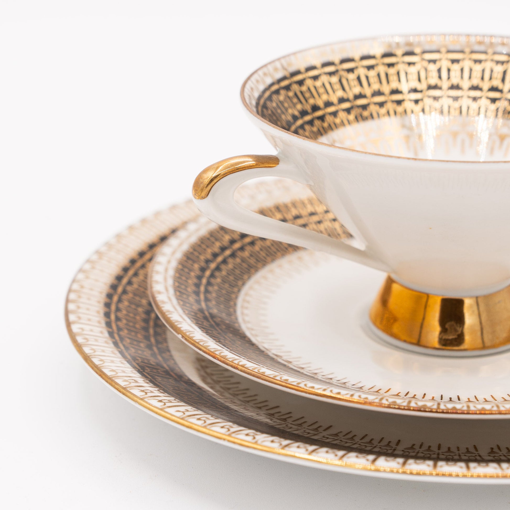 Mid - Century Teacup, Saucer and Plate Set - Black & Gold - Winterling Röslau - 1950s - cup - The Vintage Tales