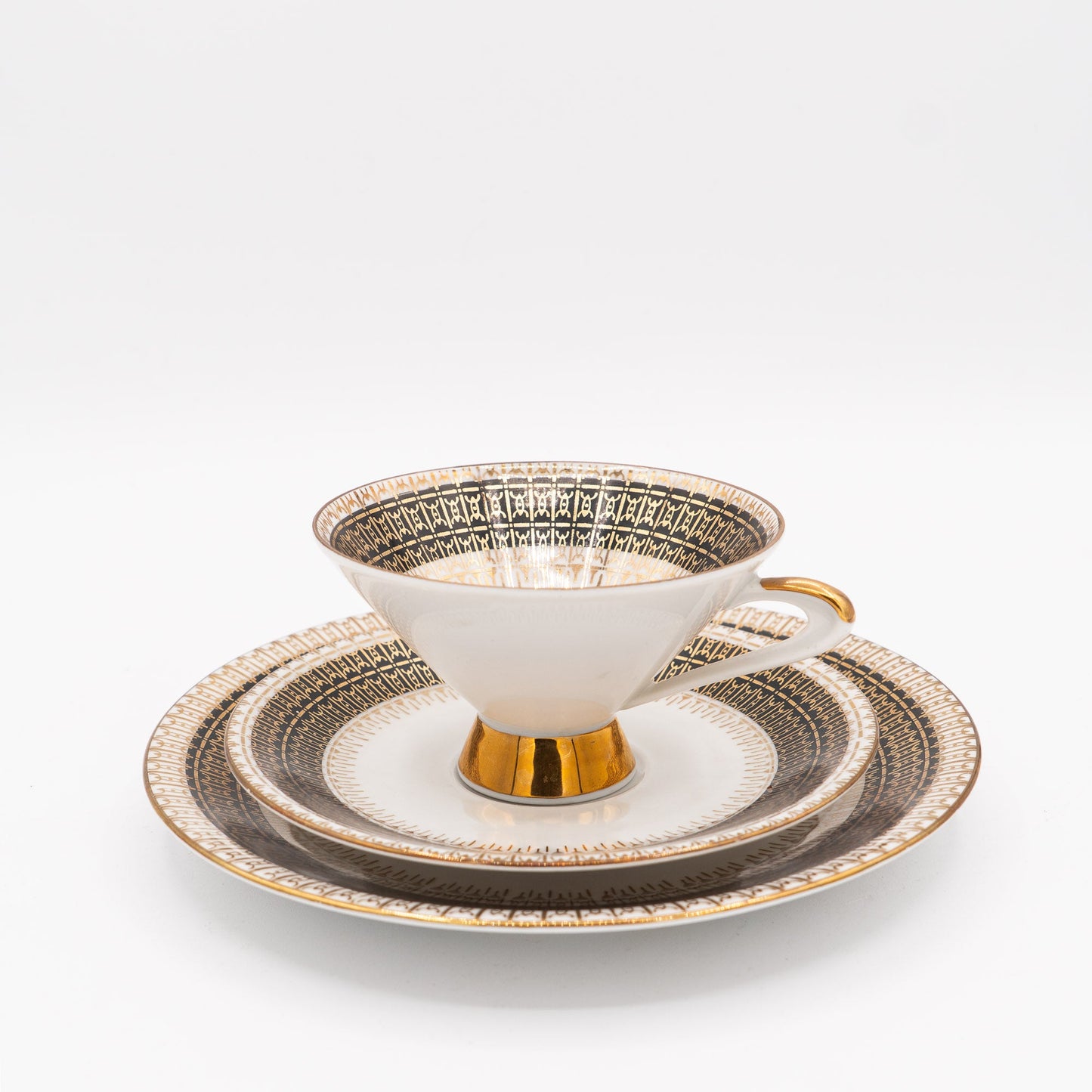 Mid - Century Teacup, Saucer and Plate Set - Black & Gold - Winterling Röslau - 1950s - cup - The Vintage Tales