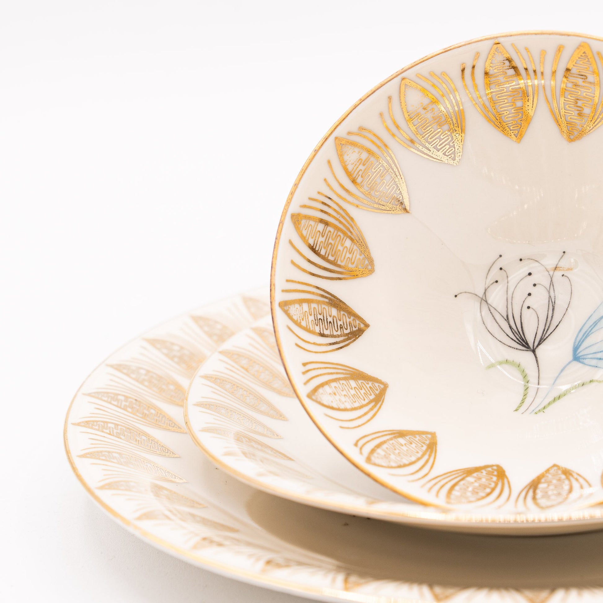 Mid - Century Teacup, Saucer and Plate Set - Gold & Florals - Winterling Röslau - 1950s - cup - The Vintage Tales