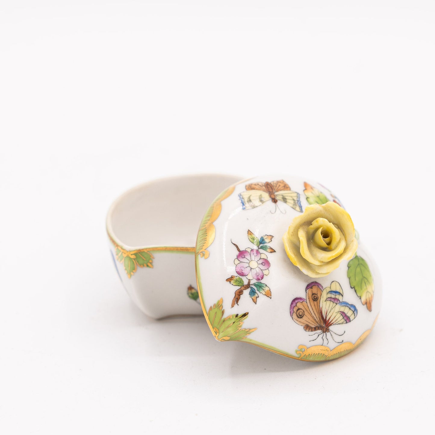 “Queen Victoria” Heart - Shaped Bonbonnière with Rose Finial – Herend, Hungary - Accents & Collectibles - The Vintage Tales