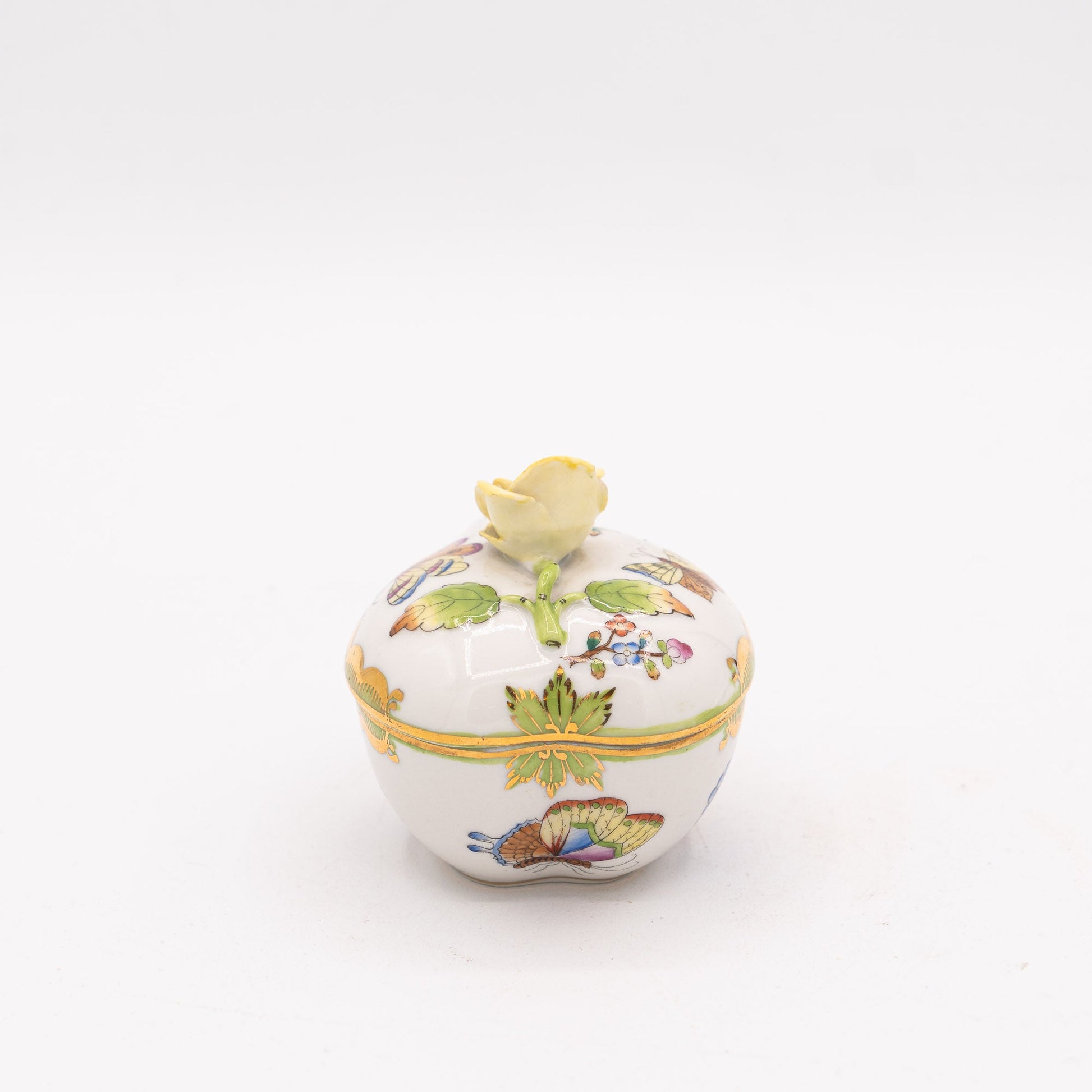 “Queen Victoria” Heart - Shaped Bonbonnière with Rose Finial – Herend, Hungary - Accents & Collectibles - The Vintage Tales