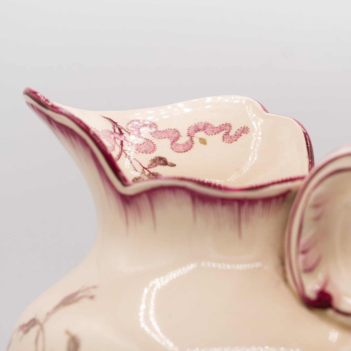 Sarreguemines “Versailles” Ewer – Utzschneider & Cie - 1900s - Pitcher & Jugs - The Vintage Tales