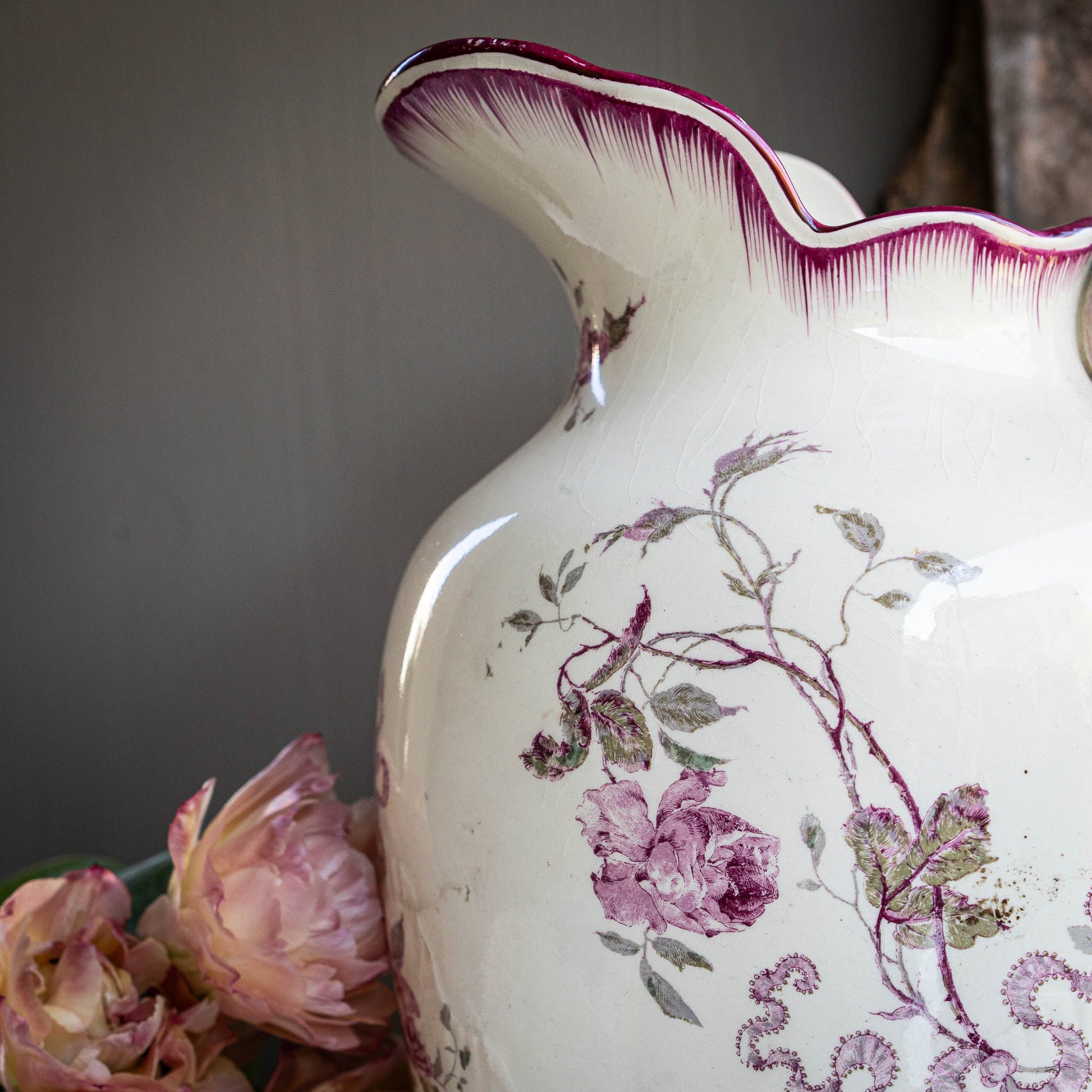 Sarreguemines “Versailles” Ewer – Utzschneider & Cie - 1900s - Pitcher & Jugs - The Vintage Tales