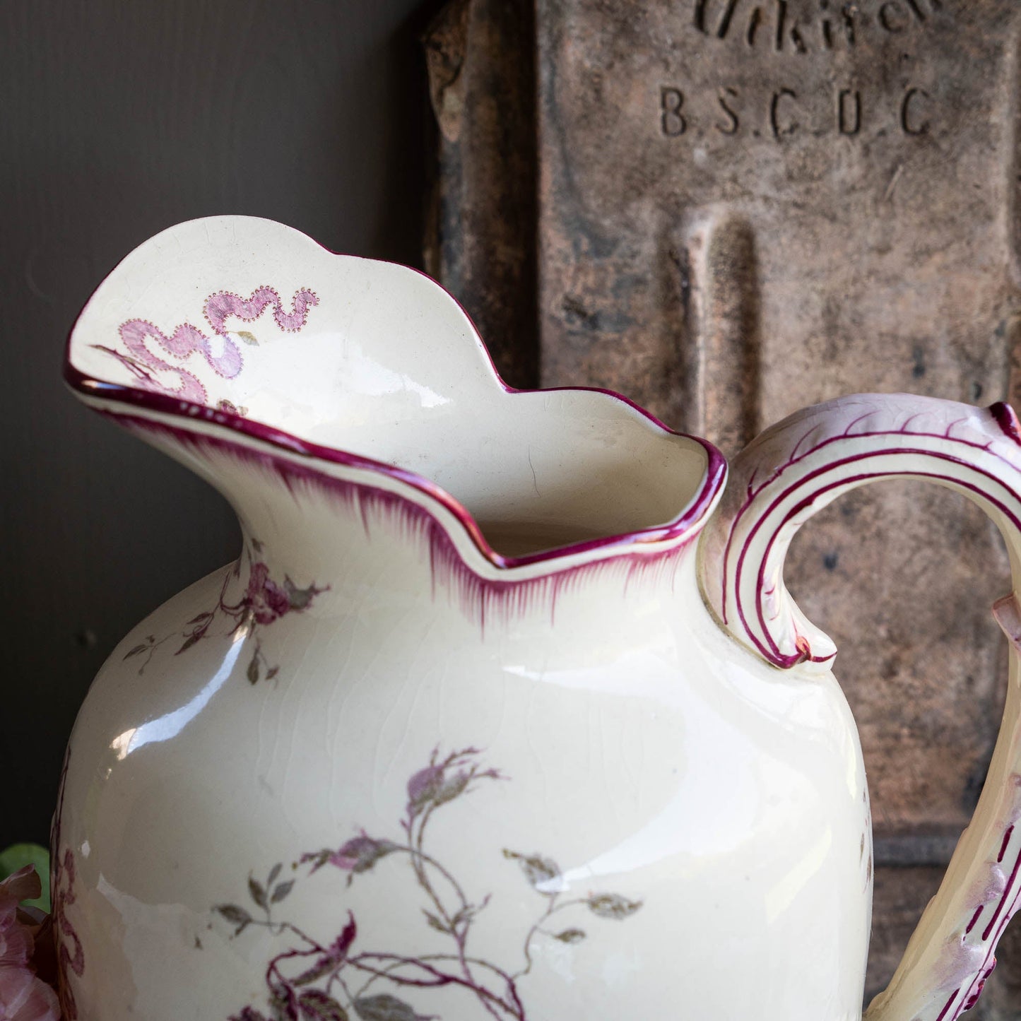 Sarreguemines “Versailles” Ewer – Utzschneider & Cie - 1900s - Pitcher & Jugs - The Vintage Tales