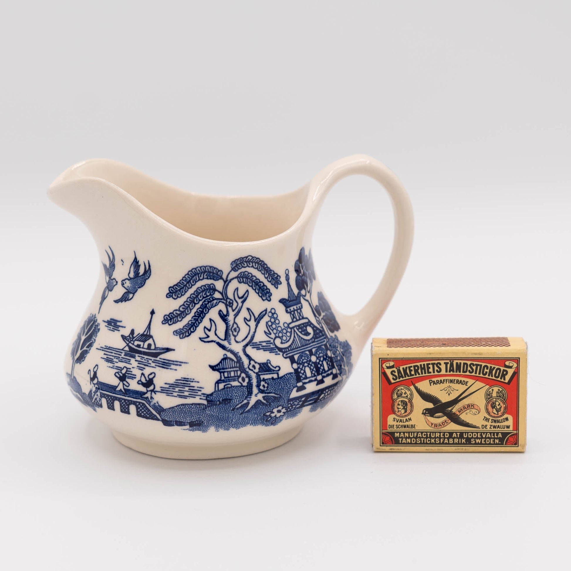Vintage Old Willow Creamer - English Ironstone Ltd - c1970s - Creamer - The Vintage Tales