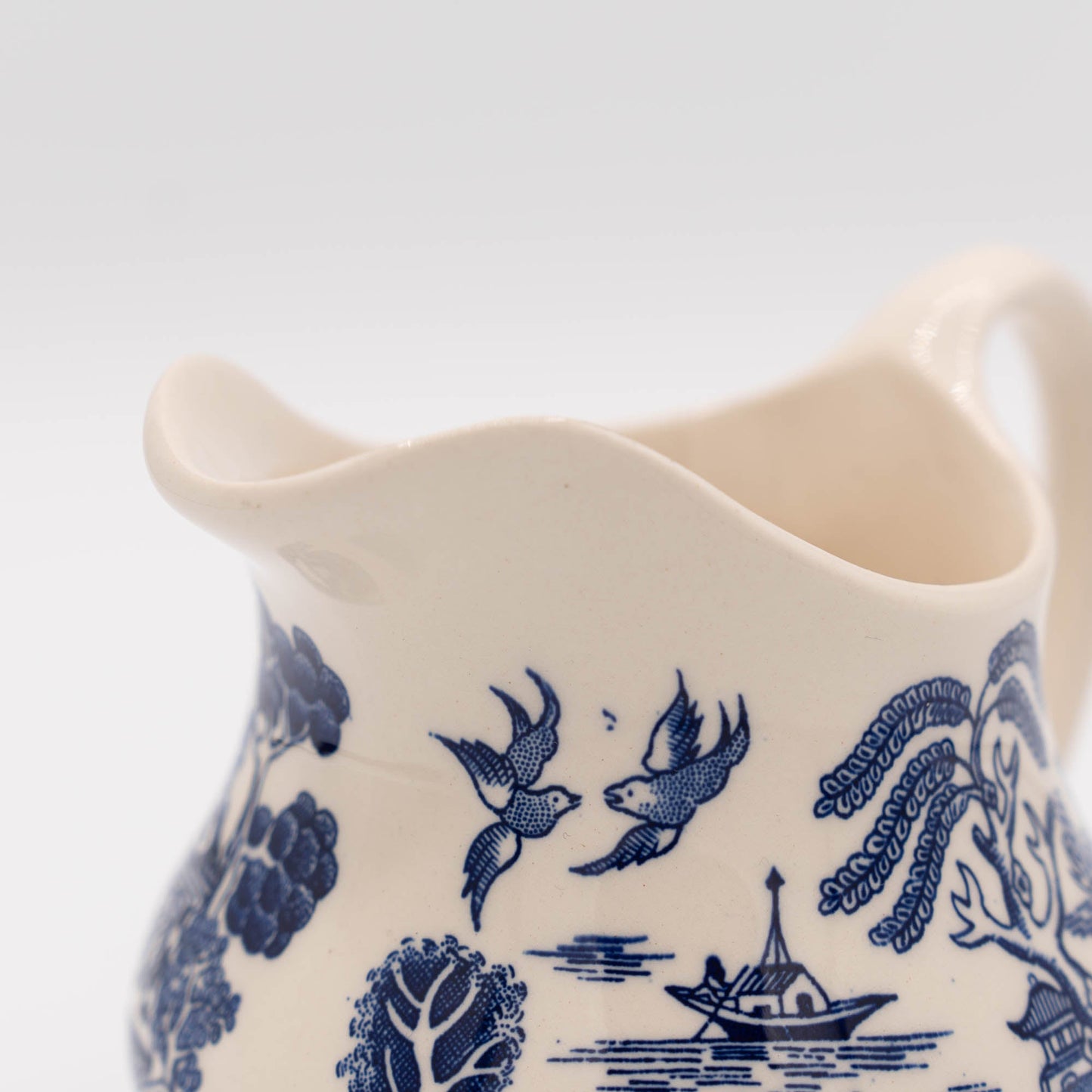 Vintage Old Willow Creamer - English Ironstone Ltd - c1970s - Creamer - The Vintage Tales